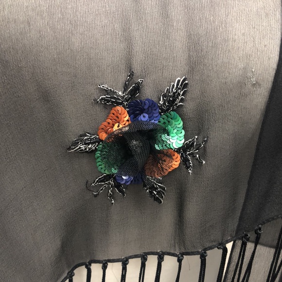 100% Silk Shawl - Picture 3 of 7